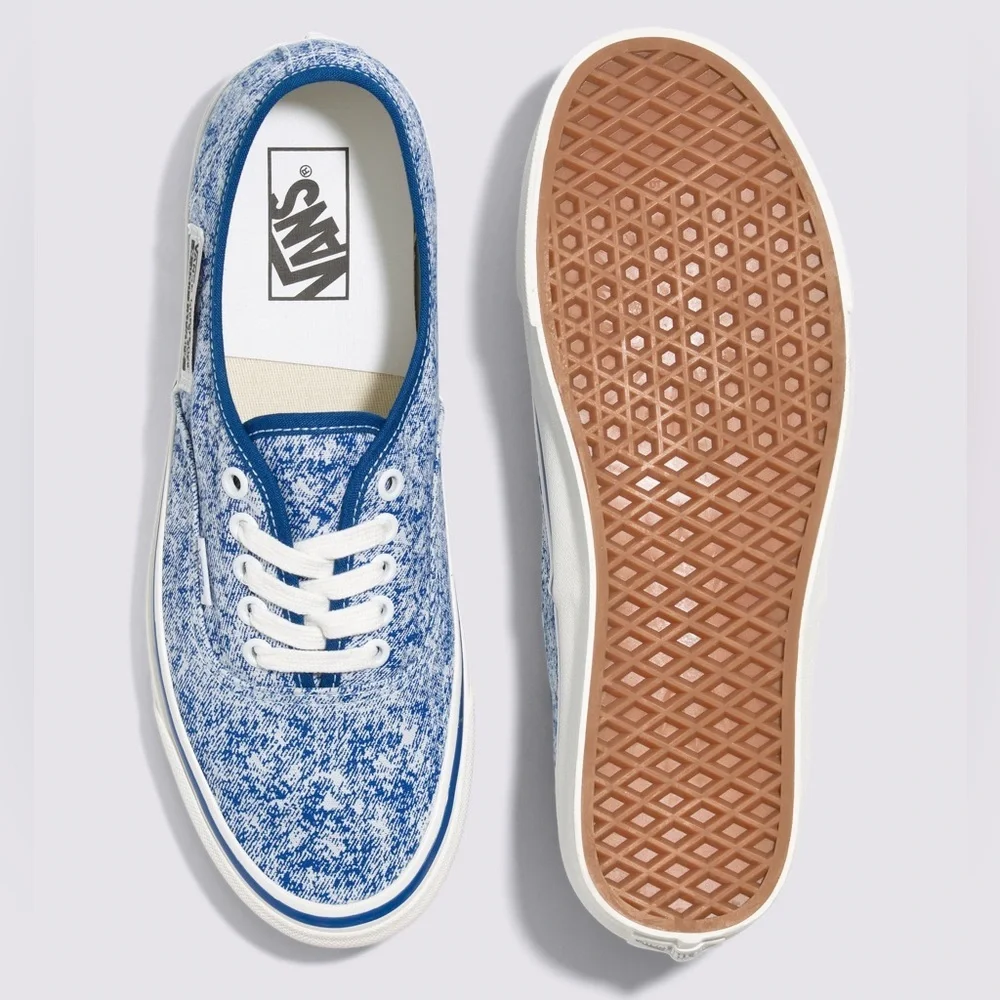 Vans authentic 44 D Brand new